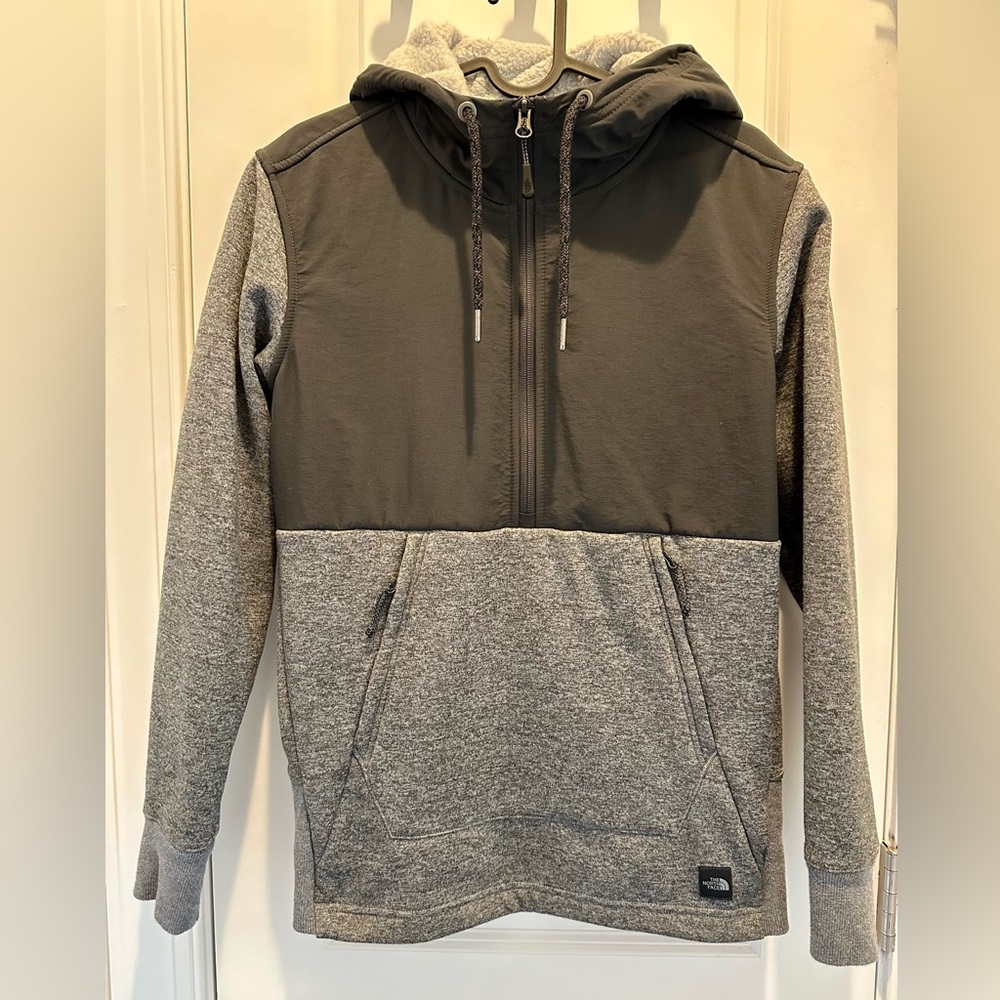 North Face Gray and Black 1/4 zip Pullover